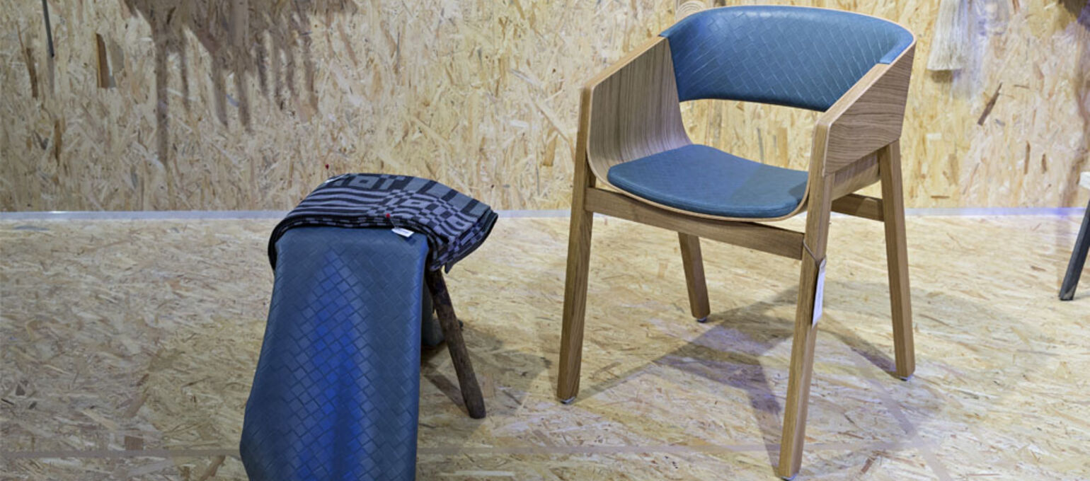 Piel sintética de skai® en azul y turquesa para tapicería de los asientos