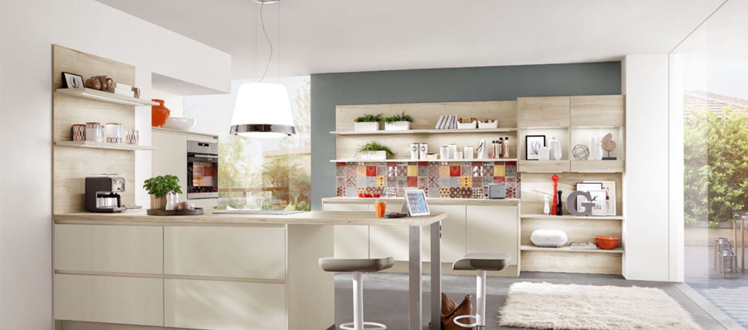 Möbelfolie in weiß & hellbeige für Küchenmöbel