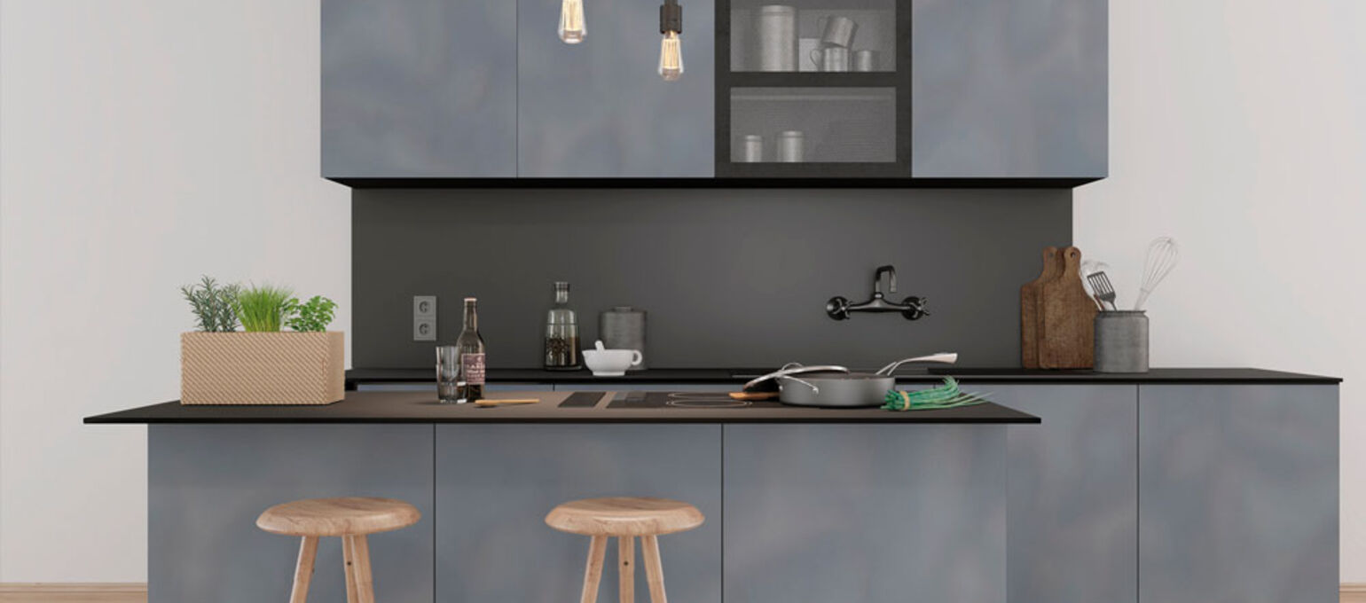 Пленка серого и серебристого цветов для кухонной мебели