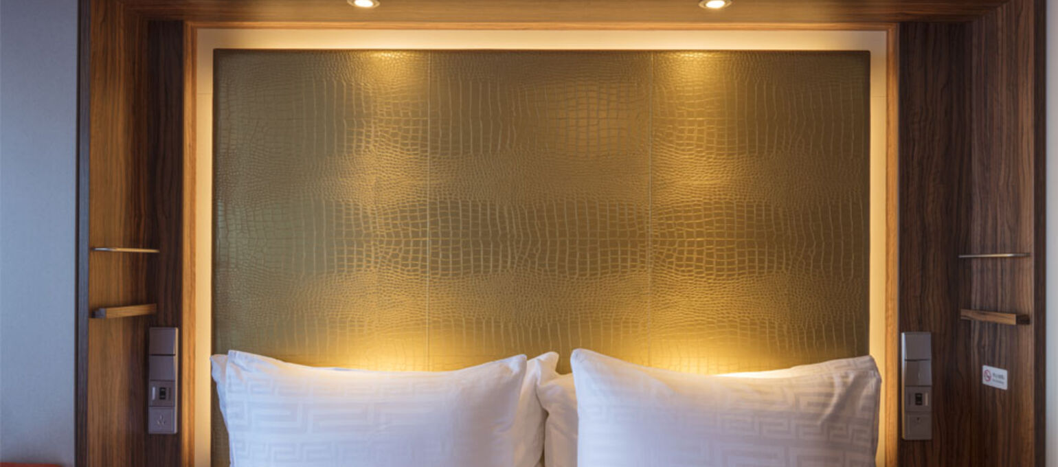 Artificial leather from skai® in metallic for bed headboards